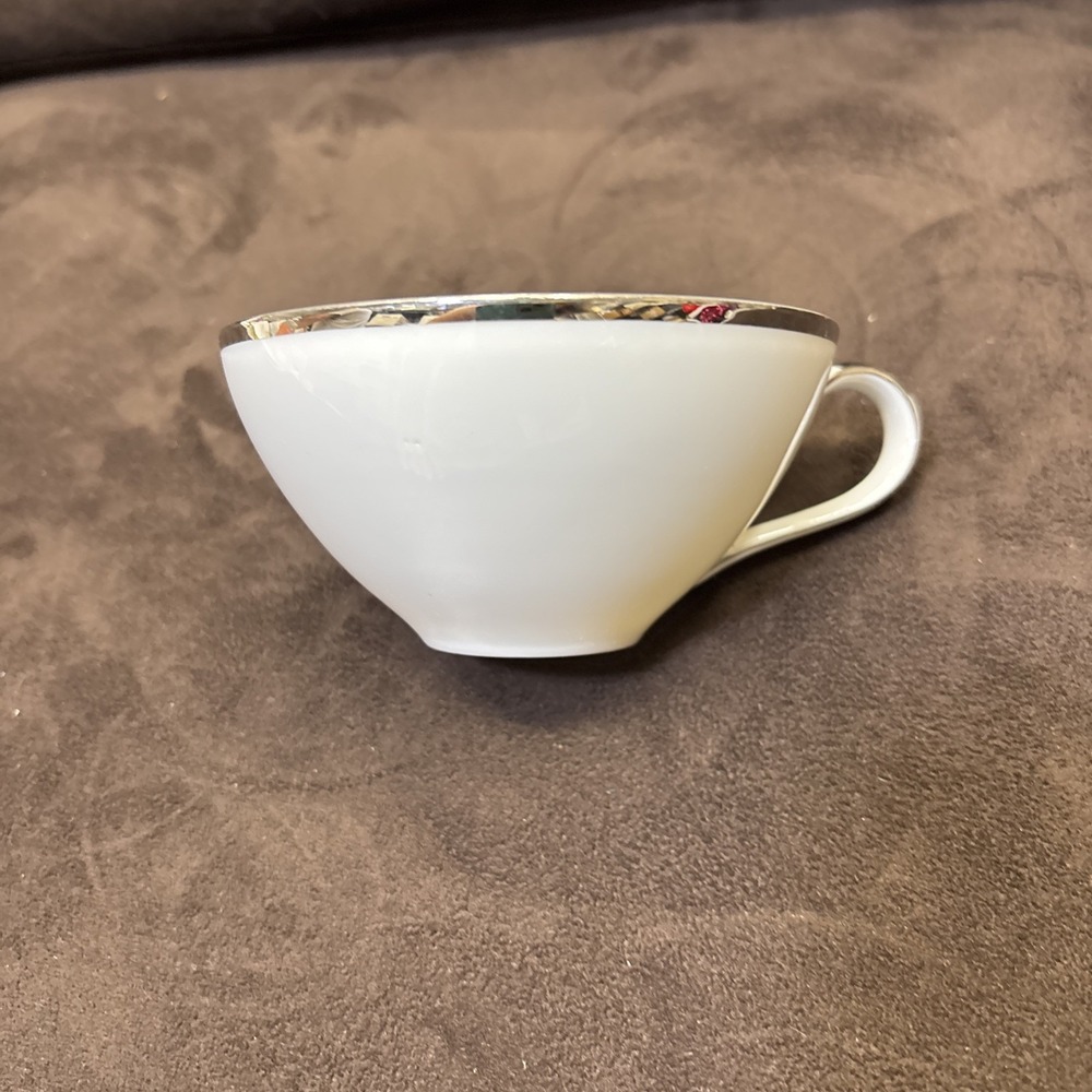 Harmony House Moderne 3545 1960s White Silver Porcelain Fine China Tea Cup Japan